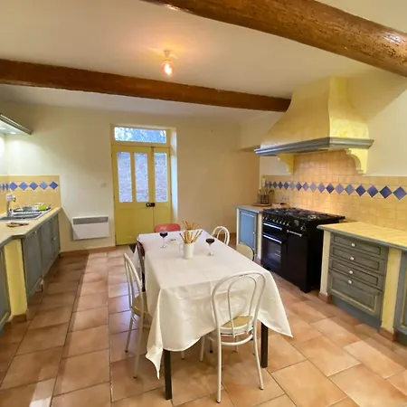 84b7 - In A Charming 18th Century Holiday home Althen-des-Paluds