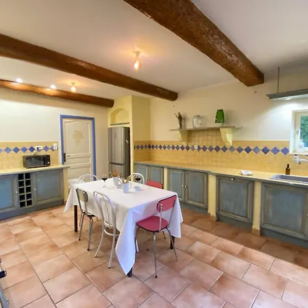 84b7 - In A Charming 18th Century Holiday home *