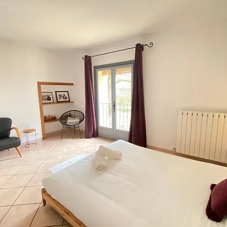 84b7 - In A Charming 18th Century Holiday home Althen-des-Paluds
