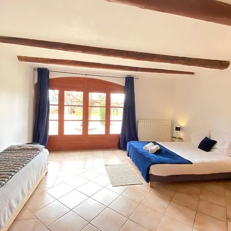 84b7 - In A Charming 18th Century Holiday home *